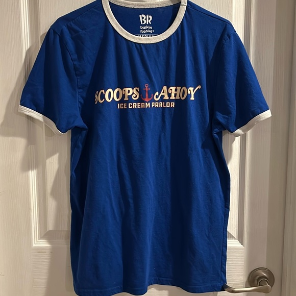 Baskin Robbins tee Scoops ⚓️ Ahoy Ice Cream Parlor tee Stranger Things - Picture 1 of 5
